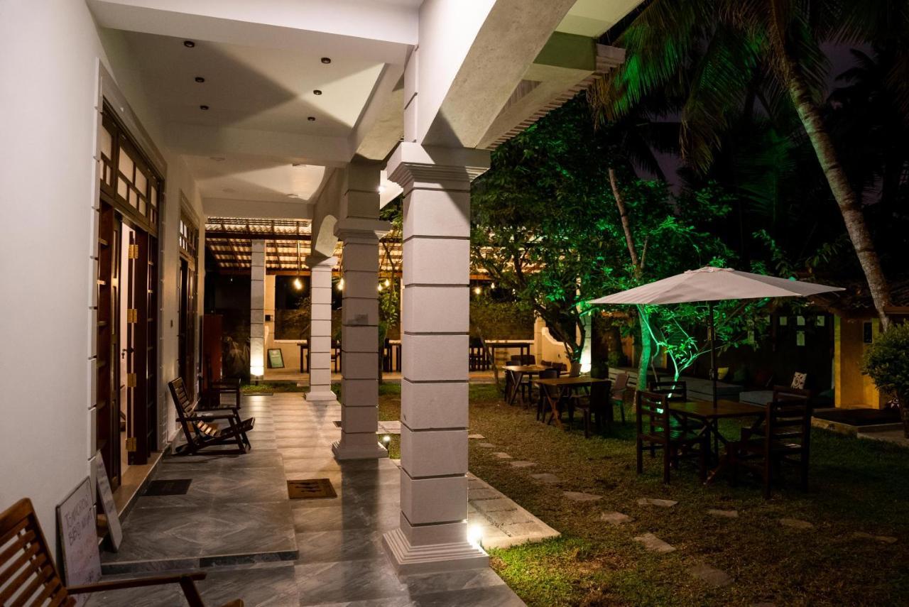 Plantation Surf Inn & Restaurant - Midigama East Ngoại thất bức ảnh