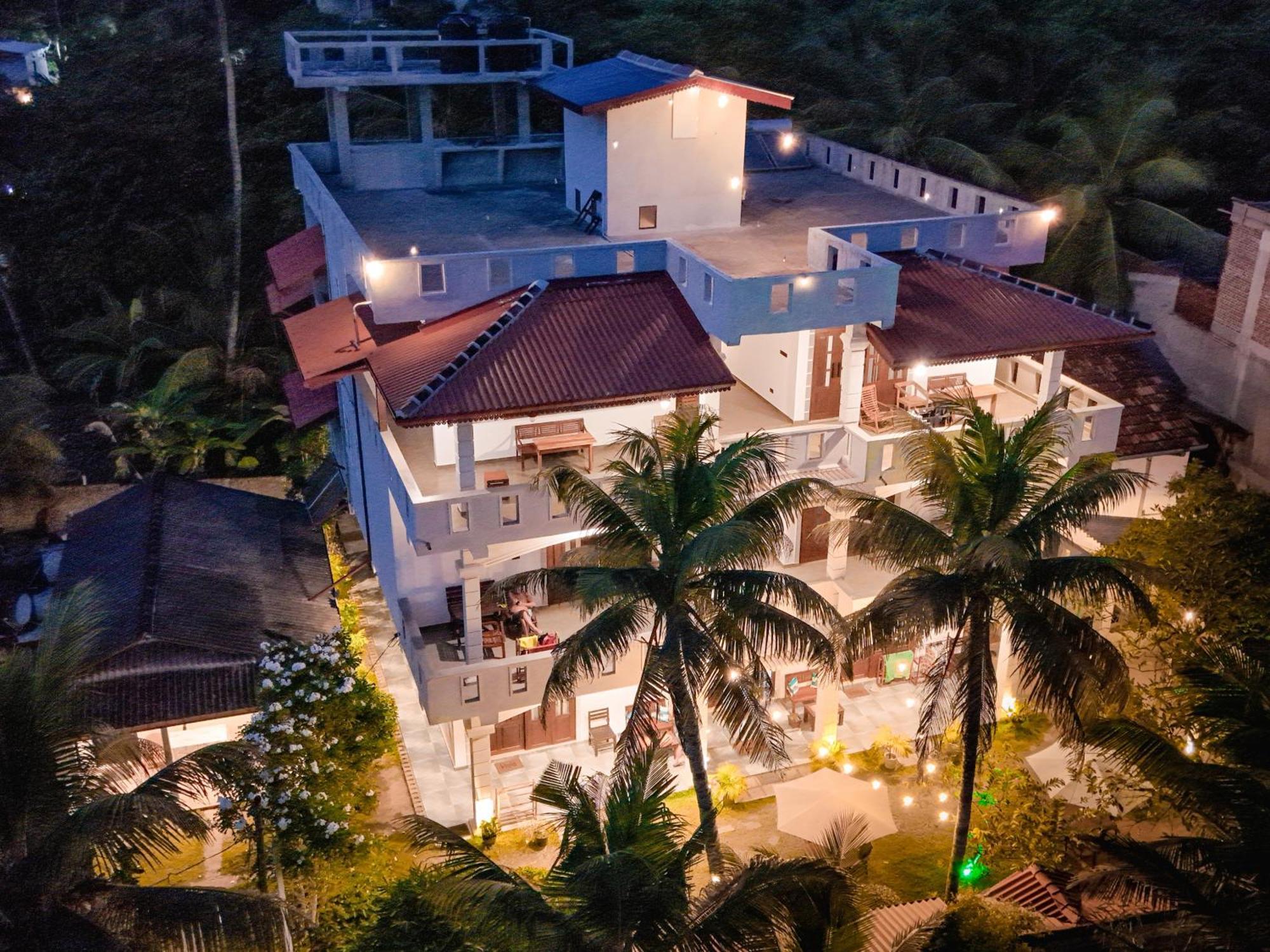 Plantation Surf Inn & Restaurant - Midigama East Ngoại thất bức ảnh