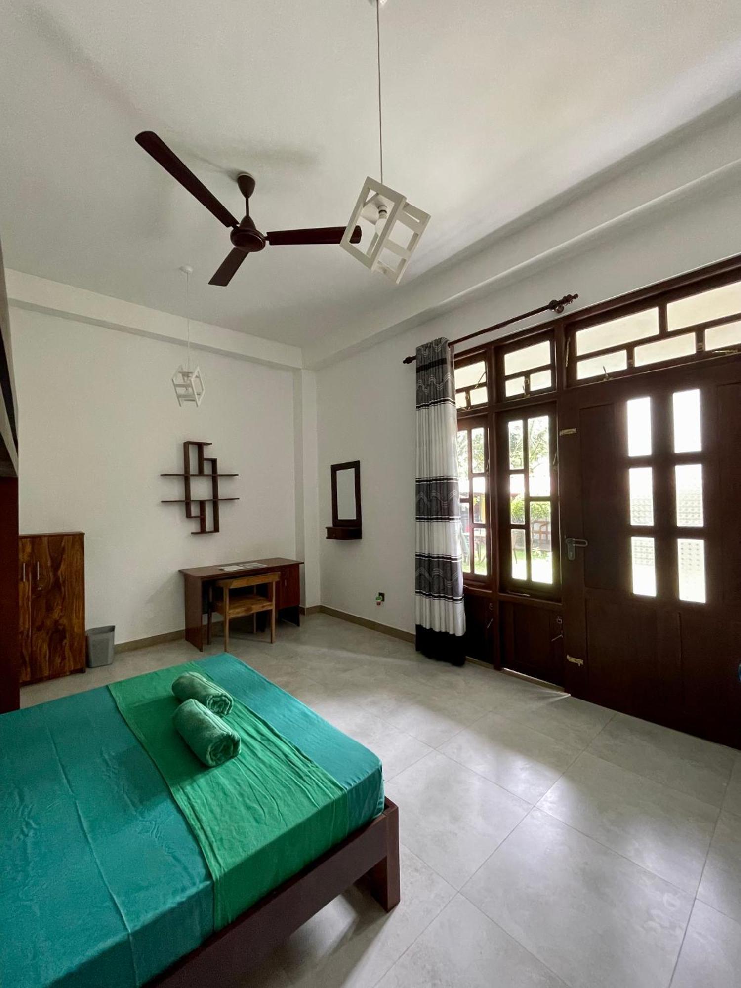Plantation Surf Inn & Restaurant - Midigama East Ngoại thất bức ảnh