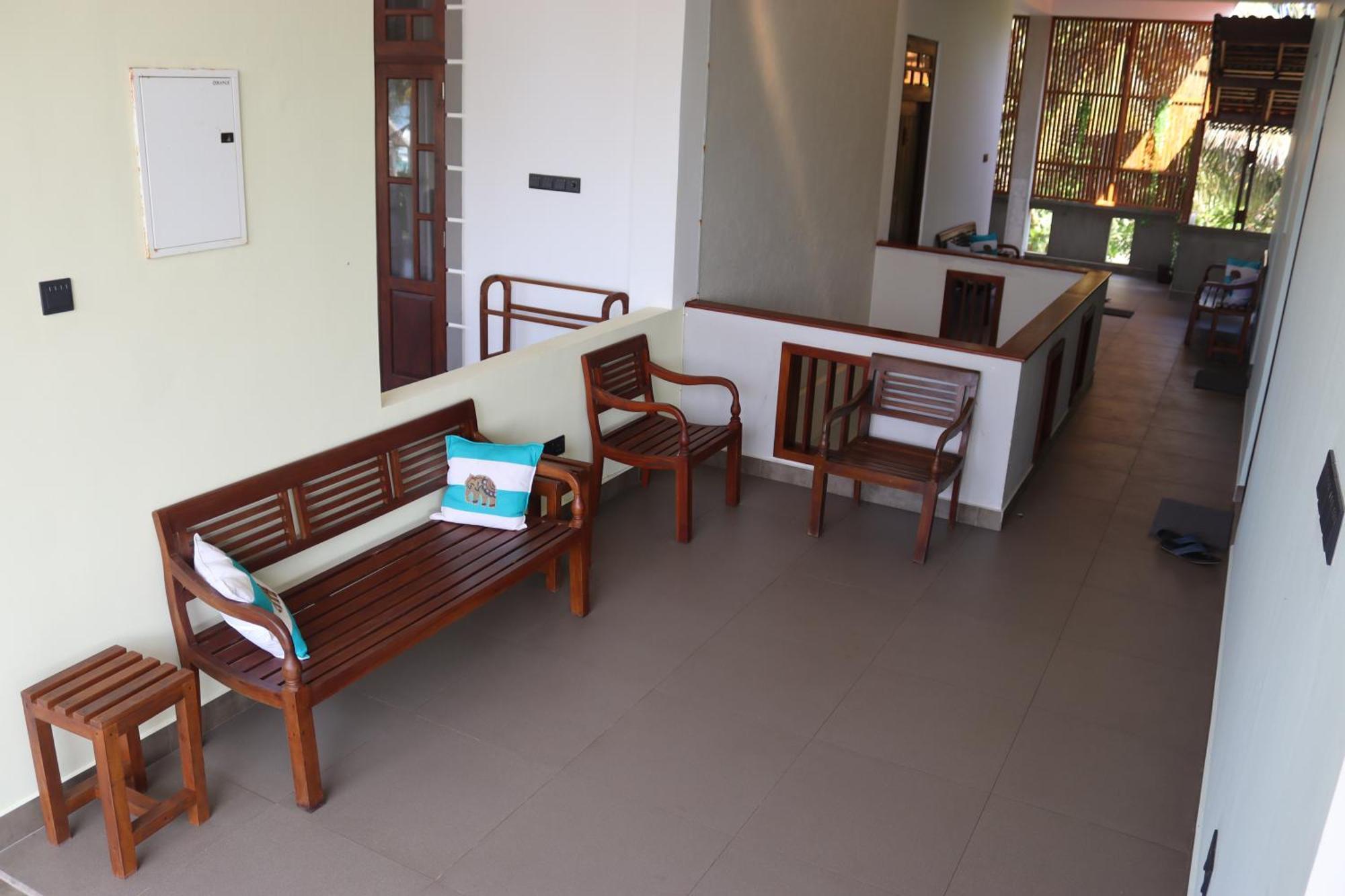 Plantation Surf Inn & Restaurant - Midigama East Ngoại thất bức ảnh