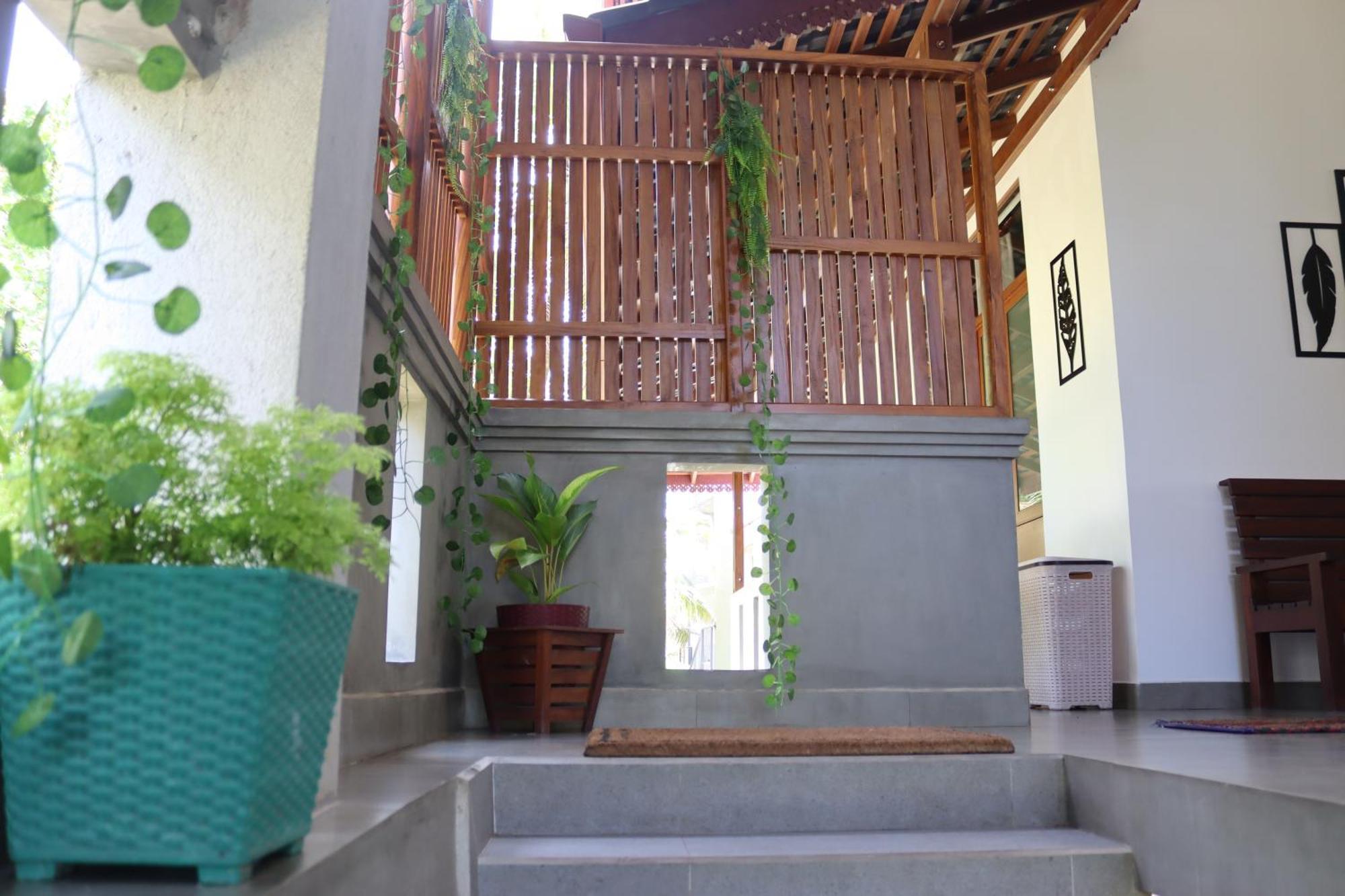 Plantation Surf Inn & Restaurant - Midigama East Ngoại thất bức ảnh