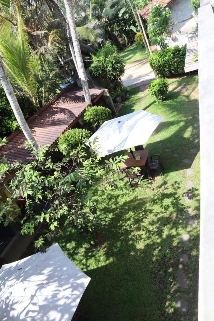 Plantation Surf Inn & Restaurant - Midigama East Ngoại thất bức ảnh