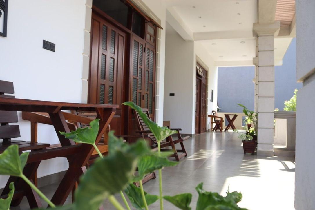 Plantation Surf Inn & Restaurant - Midigama East Ngoại thất bức ảnh